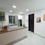 Modern 2-bed Apartamento