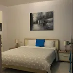 Modern 2-bed Apartamento