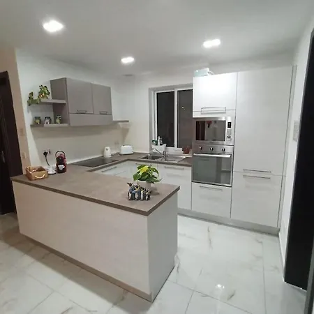 Modern 2-bed *