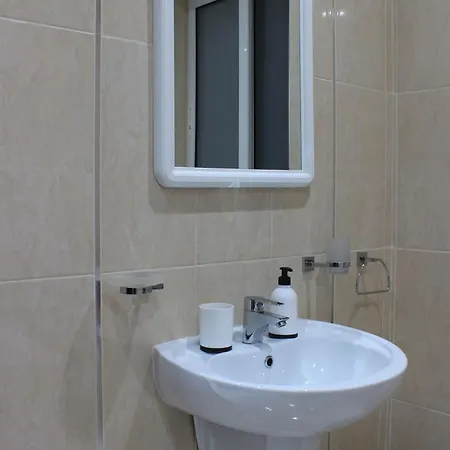 Modern 2-bed