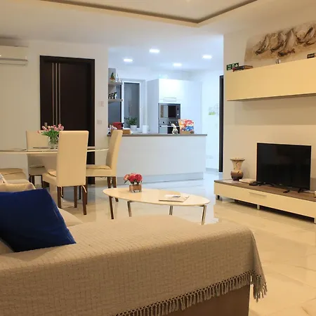 Modern 2-bed Sliema