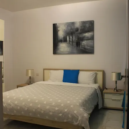 Modern 2-bed Lejlighed