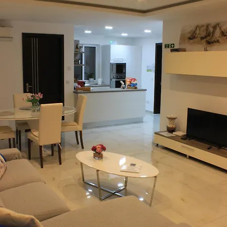 Apartment Modern 2-bed Sliema