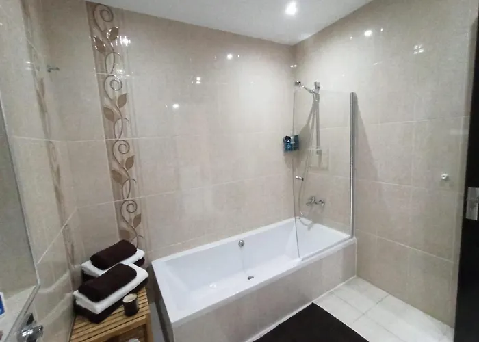 Modern 2-bed Appartamento *