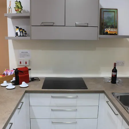 Modern 2-bed 아파트 슬리에마